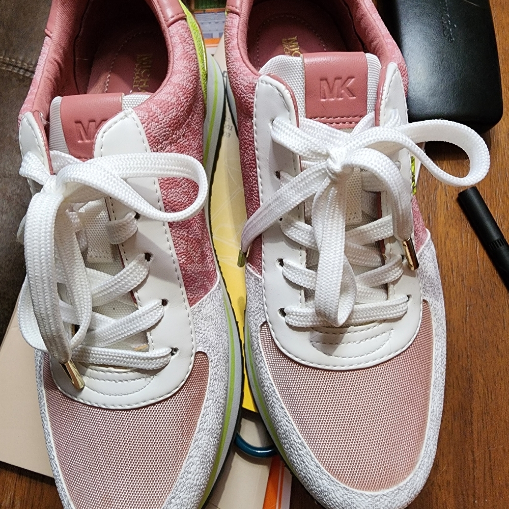 Michael Kors Sneakers NEW